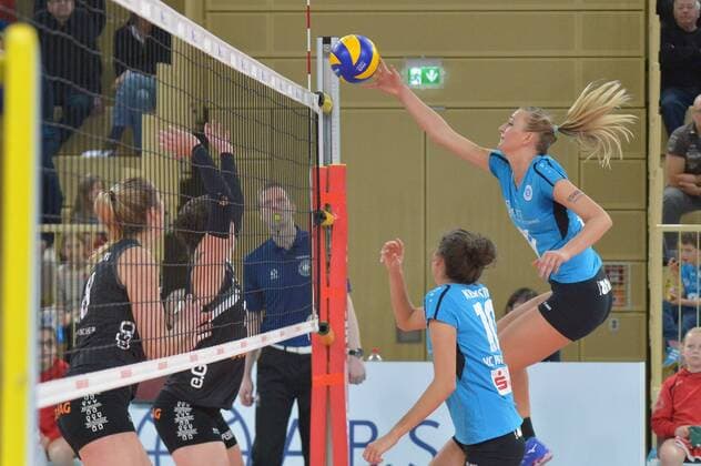 17.12.2016, xtkx, Volleyball 1.Bundesliga Damen, VC Wiesbaden - Ladies in Black Aachen, emspor, v.l. Simona Kosova (VC Wiesbaden) , Wiesbaden