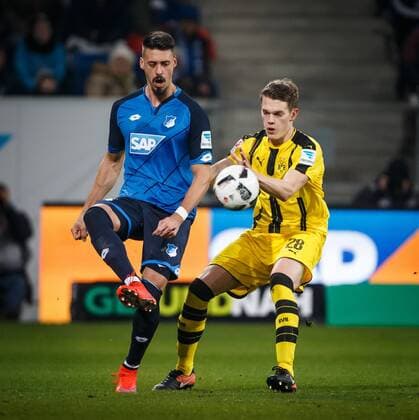 Sandro Wagner (TSG 1899 Hoffenheim) im Zweikampf mit Matthias Ginter (Borussia Dortmund), TSG 1899 Hoffenheim vs Borussia Dortmund, Fussball, 1. Bundesliga, 16.12.2016, Copyright: xNeis Eibner-Pressefotox EP_ANS