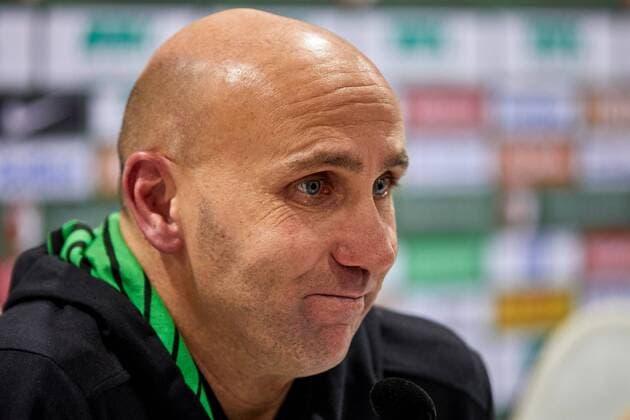 Augsburg, Deutschland 17.12.2016, 1. Bundesliga, 15. Spieltag, FC Augsburg - Borussia Moenchengladbach, Trainer Andre Schubert (BMG) bei der PK ( DeFodi501