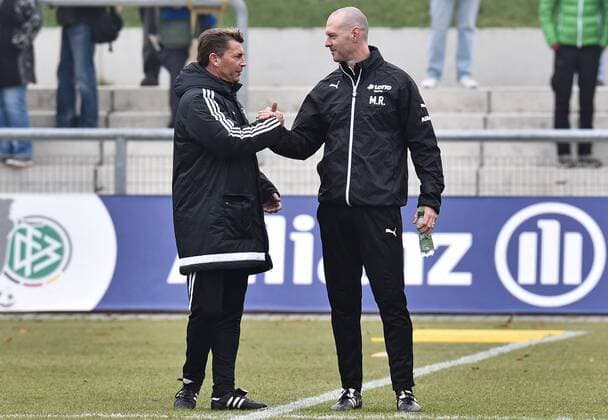 18.12.2016, xblx, Fussball 1.Bundesliga Damen, 1.FFC Frankfurt - SC Sand, emspor v.l. Trainer Colin Bell (SC Sand), Trainer Matt Ross (1.FFC Frankfurt) Frankfurt am Main