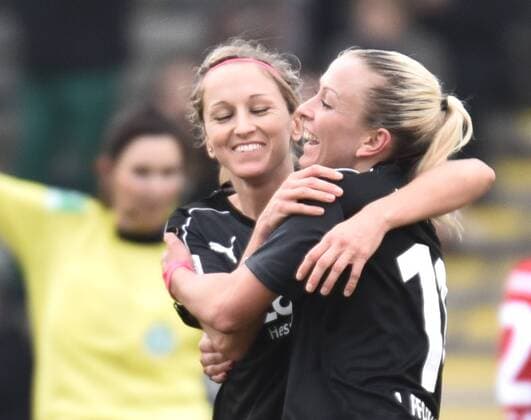 18.12.2016, xblx, Fussball 1.Bundesliga Damen, 1.FFC Frankfurt - SC Sand, emspor v.l. Kathrin Hendrich (1.FFC Frankfurt), Mandy Islacker (1.FFC Frankfurt), Goal scored, Tor zum 1:0, celebrate the goal, Torjubel Frankfurt am Main