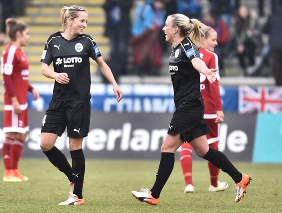 18.12.2016, xblx, Fussball 1.Bundesliga Damen, 1.FFC Frankfurt - SC Sand, emspor v.l. Kathrin Hendrich (1.FFC Frankfurt), Mandy Islacker (1.FFC Frankfurt), Goal scored, Tor zum 1:0, celebrate the goal, Torjubel Frankfurt am Main