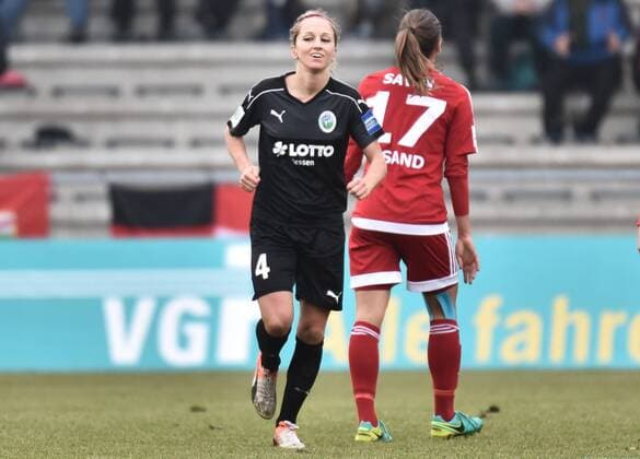 18.12.2016, xblx, Fussball 1.Bundesliga Damen, 1.FFC Frankfurt - SC Sand, emspor v.l. Kathrin Hendrich (1.FFC Frankfurt), Goal scored, Tor zum 1:0, celebrate the goal, Torjubel Frankfurt am Main