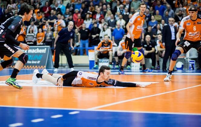 Berlin, Deutschland, 18.12.2016: Volleyball Bundesliga Saison 2016 2017 - Berlin Recycling Volleys - VfB Friedrichshafen. Steven Marshall (BR Volleys 2)
