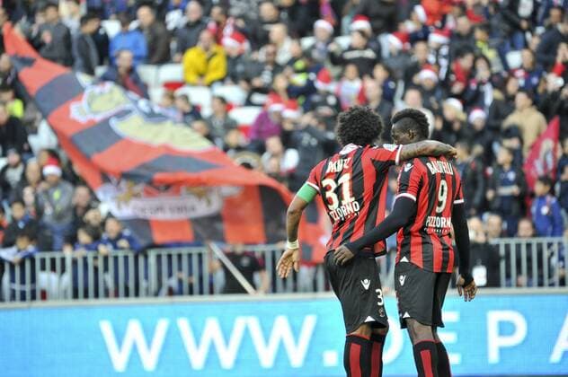 Mario Balotelli (OGC Nice) - Dante (OGC Nice) - joie FOOTBALL : OGC Nice vs Dijon FCO - Ligue 1 - 18 12 2016 NorbertScanella Panoramic 