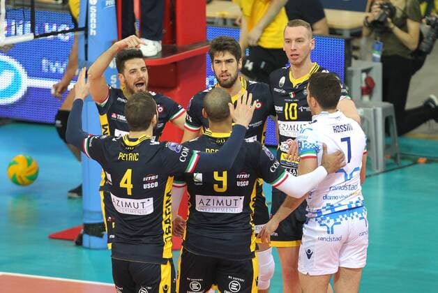2016.12.20 LODZ ATLAS ARENA MECZ SIATKOWKA LIGA MISTRZOW CEV VOLLEYBALL CHAMPIONS LEAGUE GKS BELCHATOW vs Azimut Modena -- SANTIAGO ORDUNA LUCA VETTORI & MAXWELL PHILIP HOLT FOTO: ARTUR KRASZEWSKI APPA NEWSPIX.PL --- Newspix.pl NEWSPIX.PL --- Newspix.pl  20161220APPA_010AK