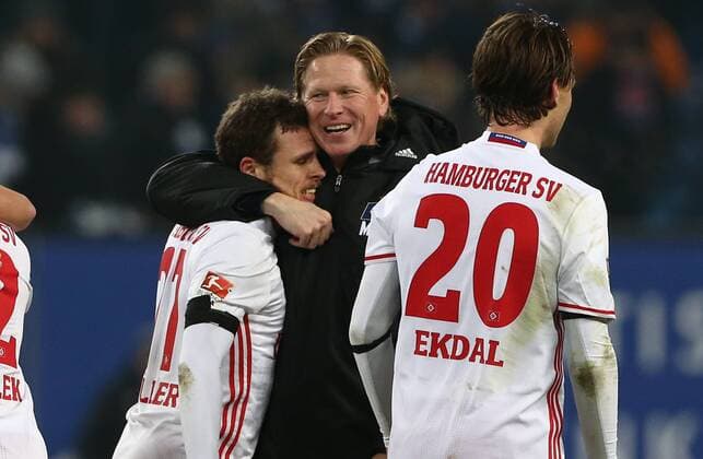 Bilder des Tages - SPORT Trainer Markus Gisdol, Nicolai Müller, Schlussjubel Freude Emotion jubelnd Jubel nach Spielende Fußball Fussball DFL erste 1.Bundesliga Herren Saison 2016 2017 20.12.2016 Hamburger SV HSV vs. FC Schalke 04 S04