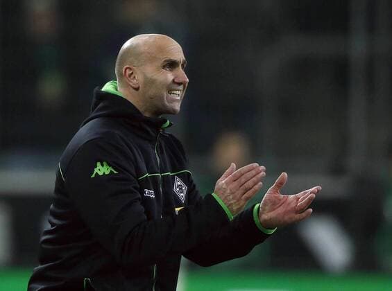 Mönchengladbach, Deutschland, 1.Fußball- BL - Borussia Mönchengladbach - VFL Wolfsburg 1-2 am 20.12. 2016 im Borussia Park in Mönchengladbach Trainer Andre SCHUBERT