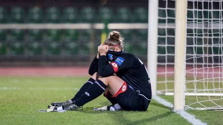 Torhüterin, Torwart Friederike Abt (TSG 1899 Hoffenheim, 27) enttäuscht, enttäuscht schauend, disappointed, Fussball, DFB-Pokal Frauen, SV Werder Bremen - TSG 1899 Hoffenheim, xdgx