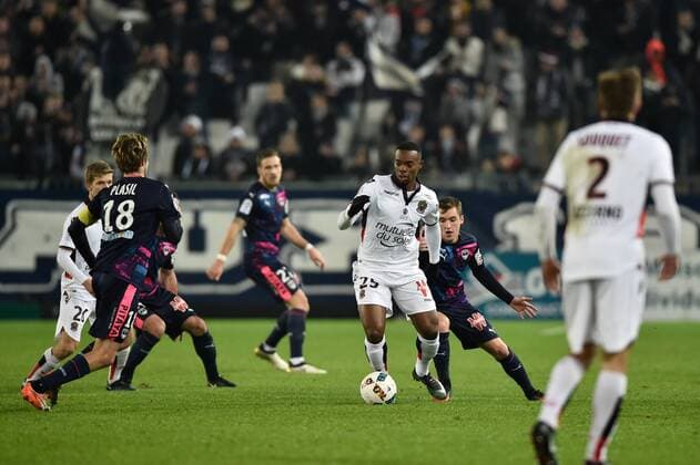 Fußball, Girondins Bordeaux - OGC Nizza Wylan Cyprien (ogc) FOOTBALL : Bordeaux vs Nice - 19eme Journee de L1 - Bordeaux - 21 12 2016 ThierryBreton Panoramic 