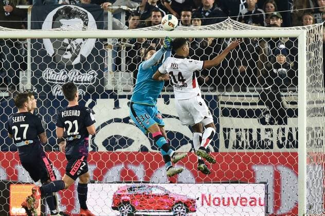 Fußball, Girondins Bordeaux - OGC Nizza Jerome Prior (gir) vs Alassane Plea (ogc) FOOTBALL : Bordeaux vs Nice - 19eme Journee de L1 - Bordeaux - 21 12 2016 ThierryBreton Panoramic 