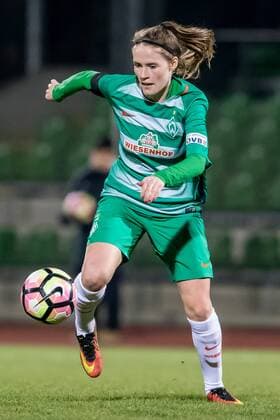 Reena Wichmann (SV Werder Bremen, 14) Freisteller, Einzelbild, Aktion, Action, Fussball, DFB-Pokal Frauen, SV Werder Bremen - TSG 1899 Hoffenheim, xdgx