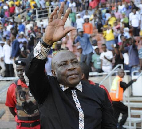 2018 FIFA World Cup WM Weltmeisterschaft Fussball Qualifier: South Africa v Senegal POLOKWANE, SOUTH AFRICA - NOVEMBER 12: Head coach Shakes Mashaba celebrates with fans after the 2018 FIFA World Cup Qualifier match between South Africa and Senegal at Peter Mokaba Stadium on November 12, 2016 in Polokwane, South Africa. ( Gallo1314236
