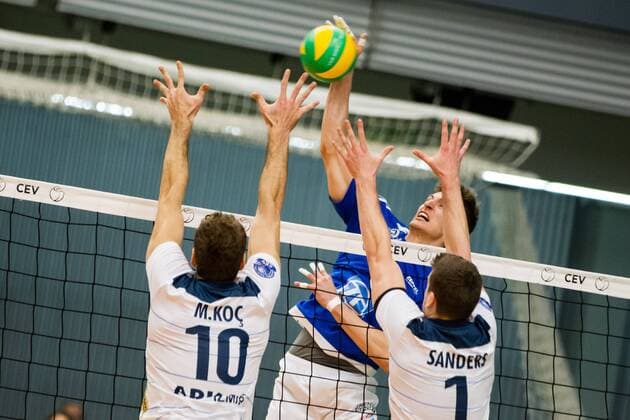 Angriff Michal Finger (6 VfB); CEV Volleyball Champions League 4th Round: VfB Friedrichshafen vs Arkas Izmir, ZF Arena, Friedrichshafen Germany, 20161222; Friedrichshafen Copyright: xWuechner Eibner-Pressefotox EP_NWR