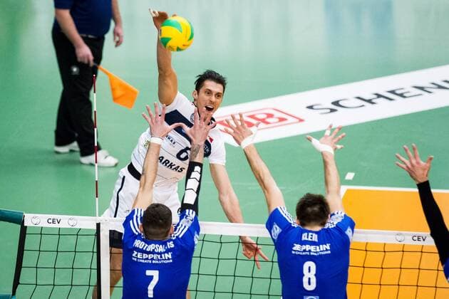 Michael Sanchez Bozhulev (6 Arkas) im Angriff; CEV Volleyball Champions League 4th Round: VfB Friedrichshafen vs Arkas Izmir, ZF Arena, Friedrichshafen Germany, 20161222; Friedrichshafen Copyright: xWuechner Eibner-Pressefotox EP_NWR