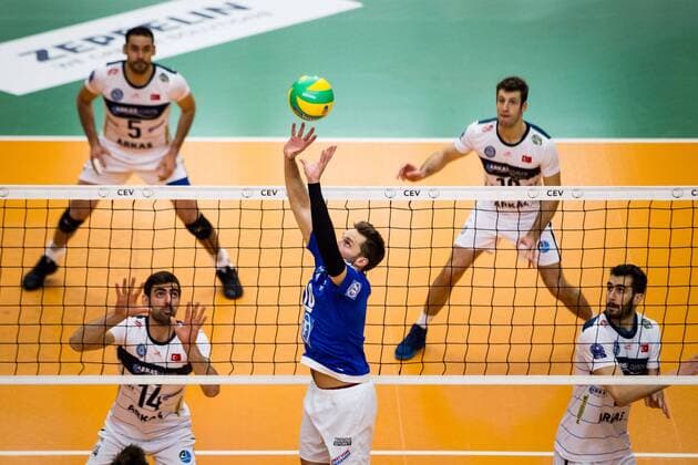 Zuspiel Simon Tischer (10 VfB); CEV Volleyball Champions League 4th Round: VfB Friedrichshafen vs Arkas Izmir, ZF Arena, Friedrichshafen Germany, 20161222; Friedrichshafen Copyright: xWuechner Eibner-Pressefotox EP_NWR