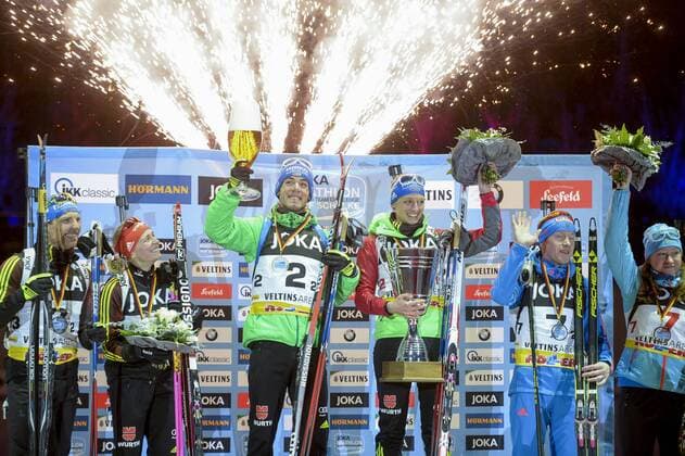 Biathlon WTC 2016; Gelsenkirchen, 28.12.2016 Siegerehrung: 2. Franziska Hildebrand und Erik Lesser (Team Deutschland), 1. Vanessa Hinz und Simon Schempp (Team Deutschland), 3. Olga Podchufarova und Alexey Volkov (Team Russland); Biathlon WTC 2016 am 28.12.2016 in der Veltins-Arena, Gelsenkirchen (Nordrhein-Westfalen) xkpx