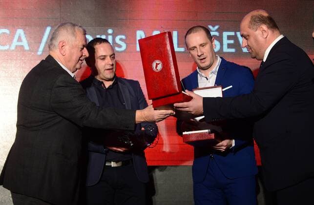 Handball, Kroatiens Handballverband ehrt die Akteure des Jahres Handball awards - Zagreb, Croatia 28.12.2016. , Zagreb, Croatia - At the H2o was the evening of handball, organized by the Croatian Handball Association and Newspaper. As part of the ceremony best referees, coaches was awarded just like the best female and male handball player. Matija Gubica, Boris Milosevic.  MarkoxPrpic PIXSELL