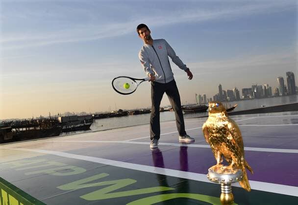 Tennis, Djokovic und Murray bei Promotion zur Qatar Open Novak Djokovic ,Serbien vor der Skyline in Doha