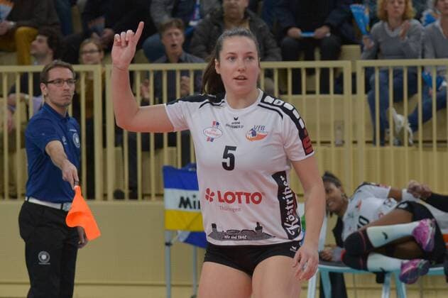 04.01.2017, xtkx, Volleyball 1.Bundesliga Damen, VC Wiesbaden - Suhl 91, emspor, v.l. Anna Maria Bajde (Suhl) , Wiesbaden