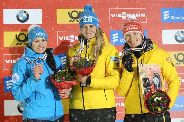 Rodeln, EM in Königssee, Siegerehrung Damen LUGE - FIL Luge European Championships KOENIGSSEE,GERMANY,05.JAN.17 - LUGE - FIL Luge European Championships, artificial track, singles woman, award ceremony. Image shows Tatyana Ivanova (RUS), Natalie Geisenberger (GER) and Tatjana Huefner (GER). Keywords: medal. GEPAxpictures xMathiasxMandl