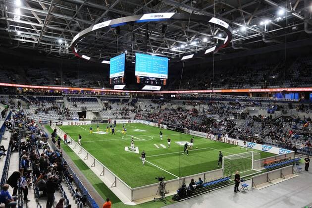 05.01.2017, xtvx, Hallenfussball Harder13 Cup 2017, emspor emonline deloka, v.l. SAP Arena Übersicht Innenraum warms up, beim Aufwaermen Mannschaft Darmstadt 98 Mannheim oz
