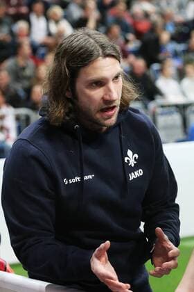 05.01.2017, xtvx, Hallenfussball Harder13 Cup 2017, emspor emonline deloka, v.l. Trainer Torsten Frings (SV Darmstadt 98) gibt Anweisungen, gestikuliert, mit den Armen gestikulieren gives instructions, gesticulate Mannheim oz
