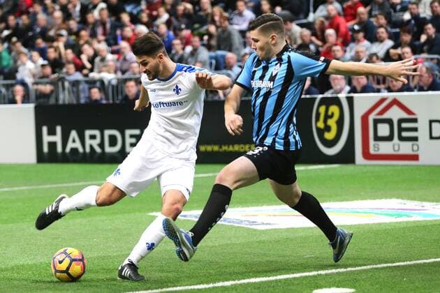 05.01.2017, xtvx, Hallenfussball Harder13 Cup 2017, emspor emonline deloka, v.l. Zweikampf, Duell, duel, tackle, compete Antonio Colak (SV Darmstadt 98) Ilias Tzimanis (SV Waldhof Mannheim 07) Mannheim oz