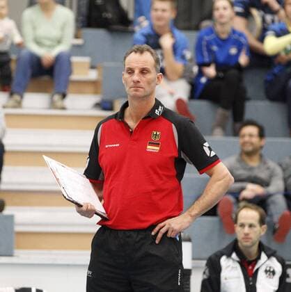 Volleyball Hessen - U21 U 21 WM-Qualifikation Männer 06.01.2017 Germany (schwarz) - Estonia (ws) v.l. Trainer Johan Verstappen (Germany) Germany - Estonia