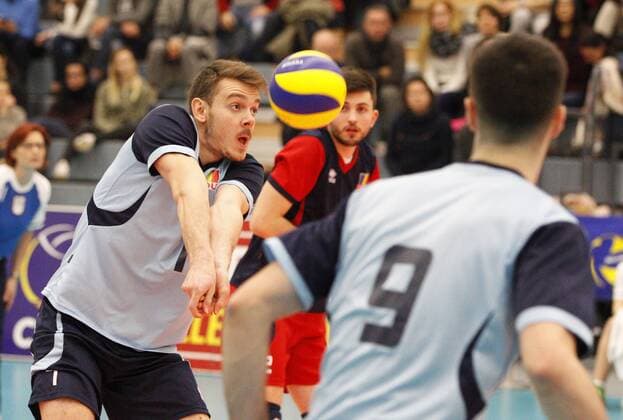 Volleyball Hessen - U21 U 21 WM-Qualifikation Männer 08.01.2017 Germany (ws) - Romania (blau) v.l. Rares Ionut Balean (Romania 7) Germany - Romania