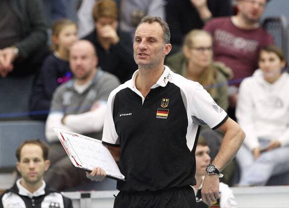 Volleyball Hessen - U21 U 21 WM-Qualifikation Männer 08.01.2017 Germany (ws) - Romania (blau) v.l. Trainer Johan Verstappen (Germany) Germany - Romania