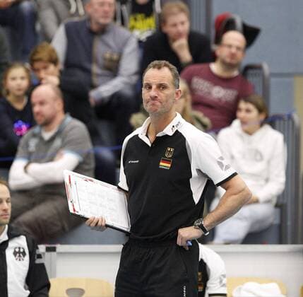 Volleyball Hessen - U21 U 21 WM-Qualifikation Männer 08.01.2017 Germany (ws) - Romania (blau) v.l. Trainer Johan Verstappen (Germany) Germany - Romania