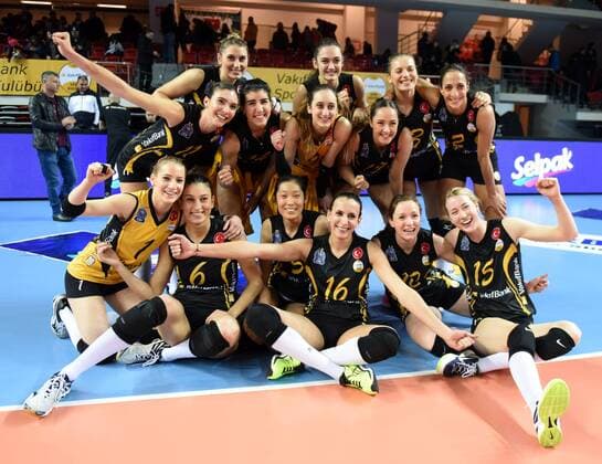Turkish Vakifbank s players take a group photo after the 2017 CEV Women s Volleyball Champions League Group D match against Eczacibasi of Turkey in Istanbul, on Jan. 10, 2017. Vakifbank won 3-2. ) (SP)TURKEY-ISTANBUL-WOMEN S VOLLEYBALL-CEV CHAMPIONS LEAGUE-VAKIFBANK VS ECZACIBASI HexCanling 