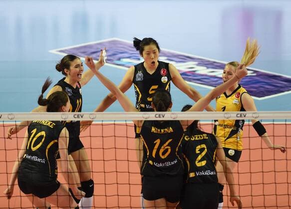 Turkish Vakifbank s player Zhu Ting (C) celebrates scoring with teammates during the 2017 CEV Women s Volleyball Champions League Group D match against Eczacibasi of Turkey in Istanbul, Turkey, on Jan. 10, 2017. Vakifbank won 3-2. ) (SP)TURKEY-ISTANBUL-WOMEN S VOLLEYBALL-CEV CHAMPIONS LEAGUE-VAKIFBANK VS ECZACIBASI HexCanling 