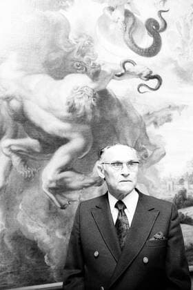 Trainer Alexander -Elek- Schwartz (TSV 1860 München) in der alten Pinakothek in München Maxvorstadt