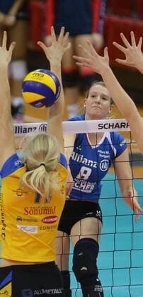 Stuttgart , Volleyball CEV Cup Lallianz MTV Stuttgart vs. Kohila VC , Julia Schäfer ( Allianz )