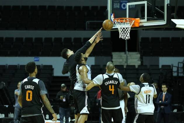 NBA, Training der Phonix Suns und Dallas Mavericks in Mexico City Phoenix Suns players during a training session prior to their NBA Basketball Herren USA regular season s match against Dallas Mavericks at the Arena City in Mexico City, Mexico, 11 January 2017. EFE Jose Mendez PHOENIX SUNS TRAINING SESSION IN MEXICO !ACHTUNG: NUR REDAKTIONELLE NUTZUNG!  MEX001 20170111-636197629663848363