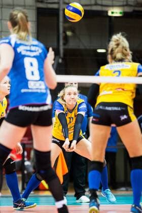 Annahme Tetiana Karpushyna (10 Kohila); 2017 CEV Volleyball Cup: Allianz MTV Stuttgart vs Kohila VC, SCHARRena, Stuttgart Germany, 20170111; Stuttgart Copyright: xWuechner Eibner-Pressefotox EP_NWR