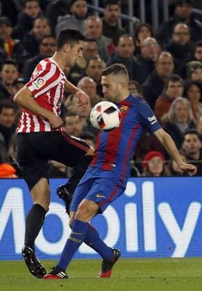 FC Barcelona Barca s defender Jordi Alba (R) fights for the ball with Athletic Bilbao s Sabin Merino during their King s Cup round of 16 second leg match at Camp Nou stadium in Barcelona, Catalonia, Spain, 11 January 2017. FC BARCELONA VS. ATHLETIC BILBAO !ACHTUNG: NUR REDAKTIONELLE NUTZUNG!  BCN001 20170111-636197679020572921