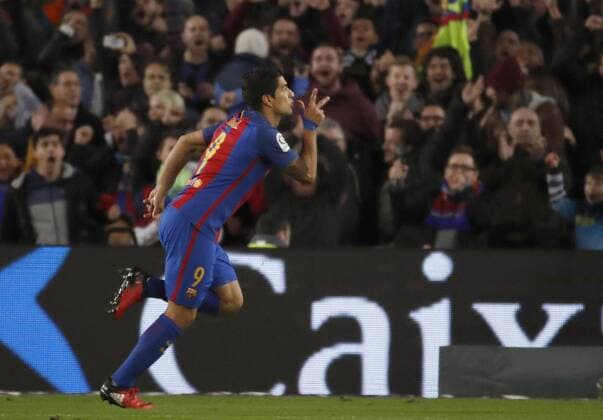 FC Barcelona Barca s Uruguayan striker Luis Alberto Suarez jubilates his 1-0 goal against Athletic Bilbao during their King s Cup round of 16 second leg match at Camp Nou stadium in Barcelona, Catalonia, Spain, 11 January 2017. FC BARCELONA VS. ATHLETIC BILBAO !ACHTUNG: NUR REDAKTIONELLE NUTZUNG!  BCN001 20170111-636197691330845575