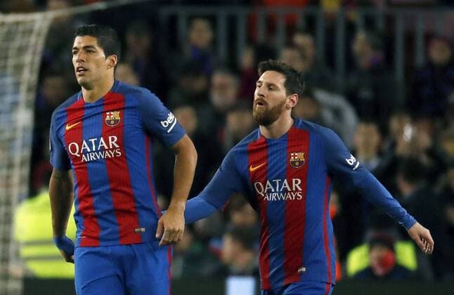 FC Barcelona Barca s Uruguayan striker Luis Alberto Suarez (L) jubilates his 1-0 goal against Athletic Bilbao with teammate Leo Messi during their King s Cup round of 16 second leg match at Camp Nou stadium in Barcelona, Catalonia, Spain, 11 January 2017. FC BARCELONA VS. ATHLETIC BILBAO !ACHTUNG: NUR REDAKTIONELLE NUTZUNG!  BCN001 20170111-636197692677124883