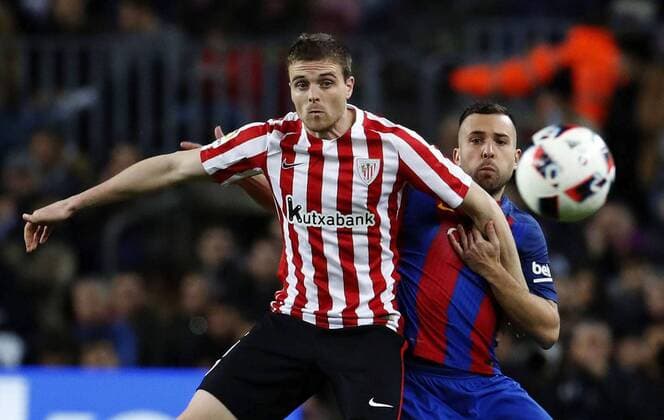 FC Barcelona Barca s defender Jordi Alba (R) fights for the ball with Athletic Bilbao s Javier Eraso during their King s Cup round of 16 second leg match at Camp Nou stadium in Barcelona, Catalonia, Spain, 11 January 2017. FC BARCELONA VS. ATHLETIC BILBAO !ACHTUNG: NUR REDAKTIONELLE NUTZUNG!  BCN001 20170111-636197712618640081