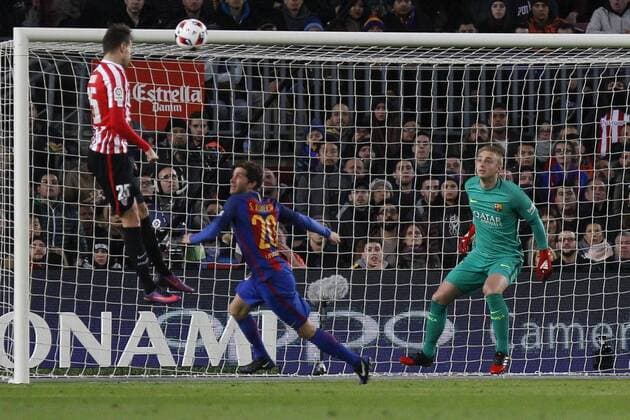Athletic Bilbao s midfielder Enric Saborit scores a goal against FC Barcelona Barca during their King s Cup round of 16 second leg match at Camp Nou stadium in Barcelona, Catalonia, Spain, 11 January 2017. FC BARCELONA VS. ATHLETIC BILBAO !ACHTUNG: NUR REDAKTIONELLE NUTZUNG!  BCN001 20170111-636197718363036785