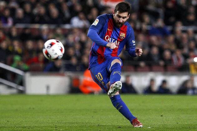 Fußball, Copa del Rey, FC Barcelona - Athletic Bilbao FC Barcelona Barca s Argentinian striker Leo Messi in action against Athletic Bilbao during their King s Cup round of 16 second leg match at Camp Nou stadium in Barcelona, Catalonia, Spain, 11 January 2017. FC BARCELONA VS. ATHLETIC BILBAO !ACHTUNG: NUR REDAKTIONELLE NUTZUNG!  BCN001 20170111-636197749220746494