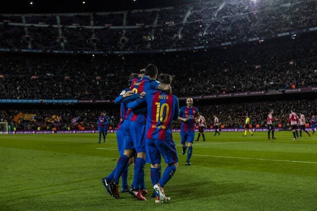 Fußball, Copa del Rey, FC Barcelona - Athletic Bilbao January 11, 2017 - Barcelona, Catalonia, Spain - FC Barcelona Barca forward SUAREZ celebrates his goal with teammates during the Spanish Copa del Rey (King s Cup) round of 16 second leg football match FC Barcelona vs Athletic Club Bilbao at the Camp Nou stadium in Barcelona FC Barcelona into Copa quarter finals - ZUMAo105 20170111_zap_o105_022