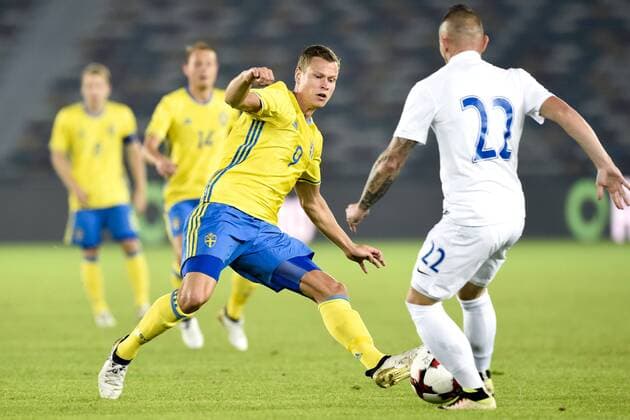 (SWE) Viktor Claesson, Slovakiens Matus Conka - Testspiel - Schweden - Slowakei - Nationalteam - 12 januar 2017, Abu Dhabi.  Copyright: NIKLASxLARSSON BB170112NL018