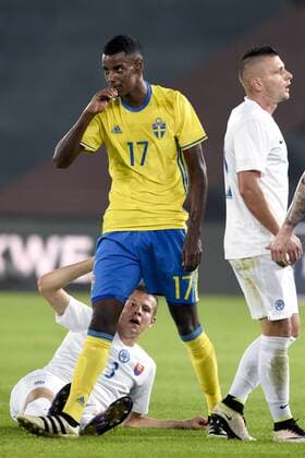 (SWE) Alexander Isak Torjubel - Testspiel - Schweden - Slowakei - Nationalteam - 12 januar 2017, Abu Dhabi.  Copyright: NIKLASxLARSSON BB170112NL023