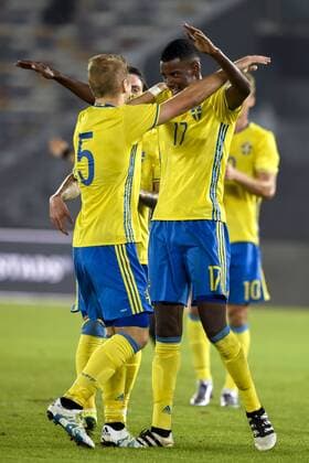 (SWE) Alexander Isak Torjubel - Testspiel - Schweden - Slowakei - Nationalteam - 12 januar 2017, Abu Dhabi.  Copyright: NIKLASxLARSSON BB170112NL025