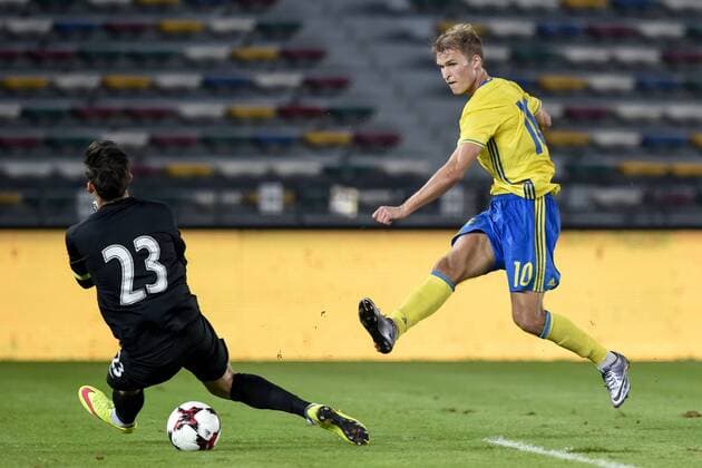 (SWE) Sebastian Andersson 3-0, Slovakiens Martin Dubravka - Testspiel Länderspiel - Schweden - Slowakei - 12 januar 2017, Abu Dhabi.  Copyright: NIKLASxLARSSON BB170112NL049