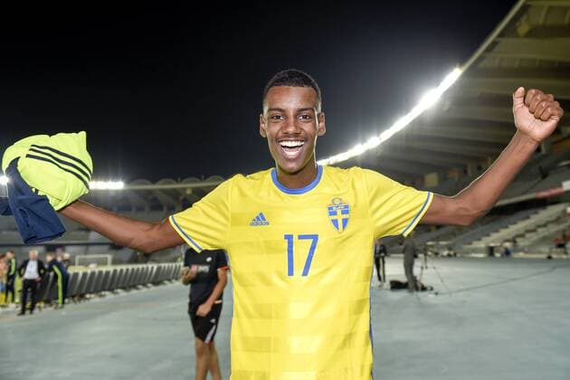 Bilder des Tages - SPORT Schwedens Alexander Isak Schlussjubel Testspiel, Nationalteam, Schweden - Slowakei 12 januar 2017, Abu Dhabi.  Copyright: NIKLASxLARSSON BB170112NL058